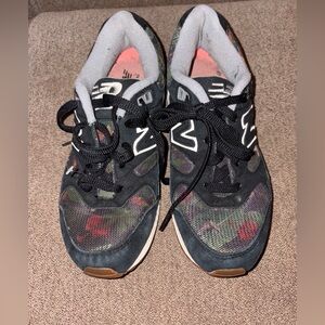 New Balance Black and‎ Multicolor Patterned Sneakers